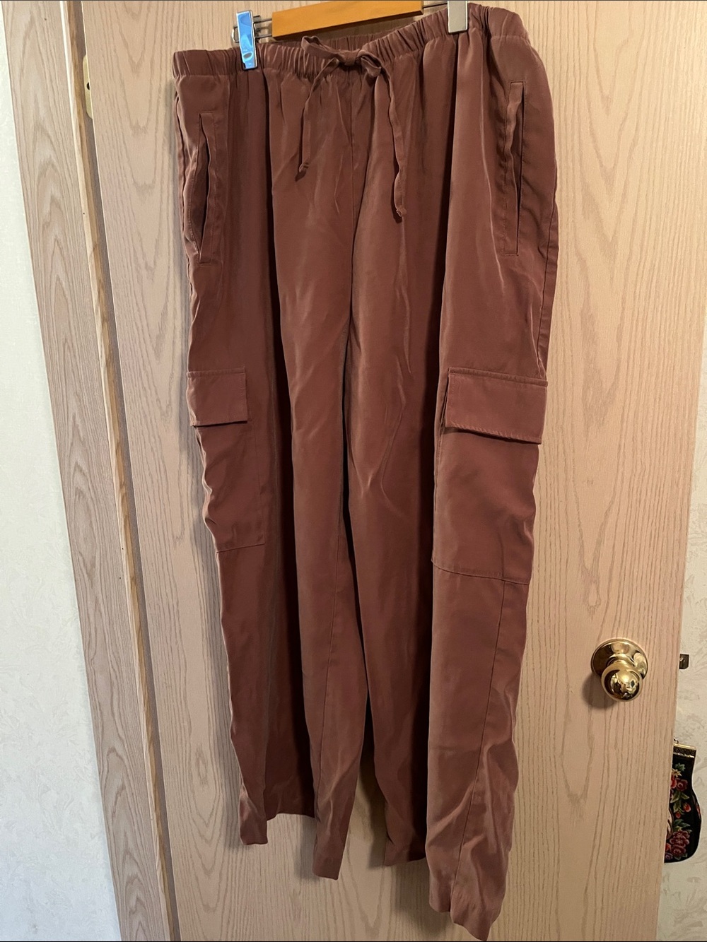 Woman’s  Brown Cargo Jogger Pants - Relaxed Fit